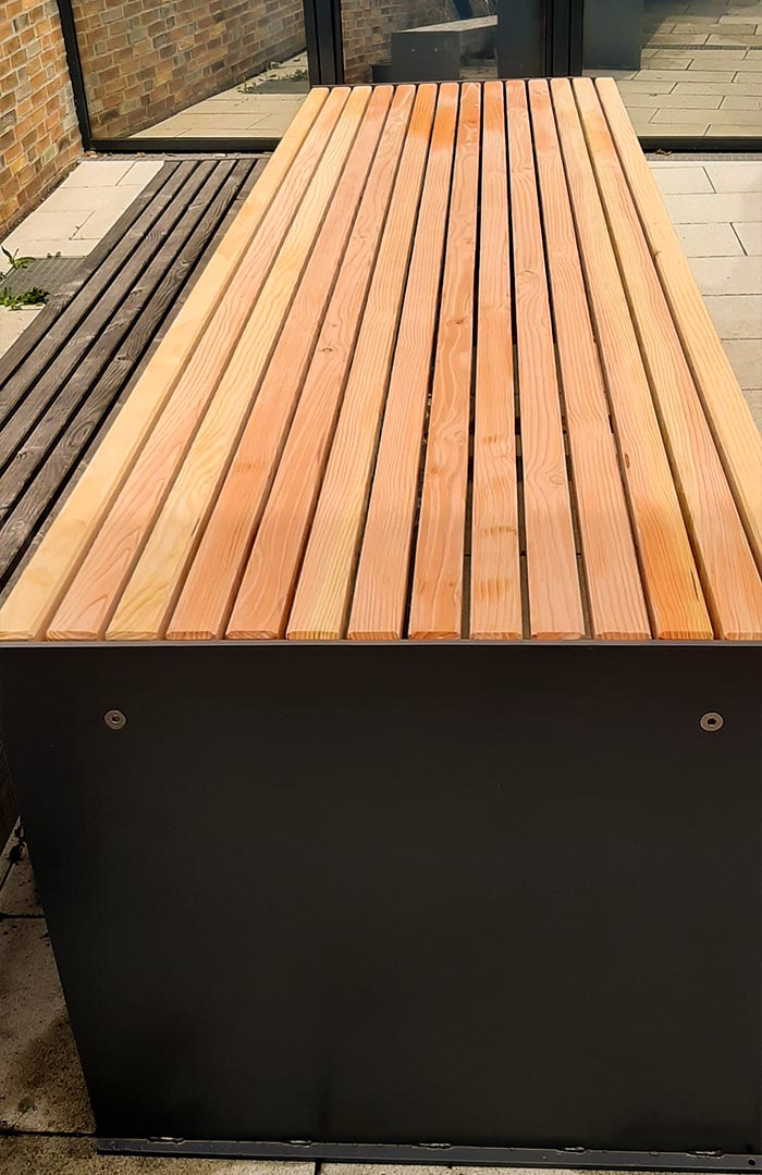 Individueller Gartentisch aus Holz Holztisch Außenbereich