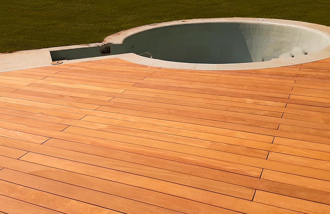 Terrassen, Bänke, Tische, Poolverkleidungen aus Holz - HMK - Holz